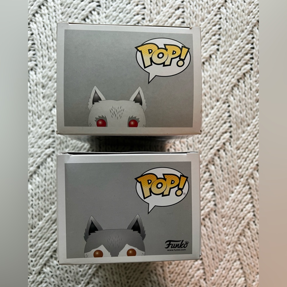 Funko Pop Game of Thrones HBO Dierwolves Ghost #19 and Nymeria #76 HT Exclusive - Picture 6 of 8